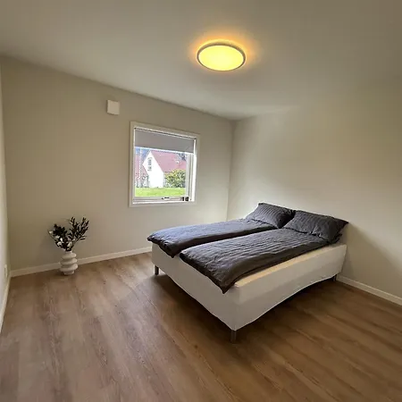 3 Bedroom With Parking Берген