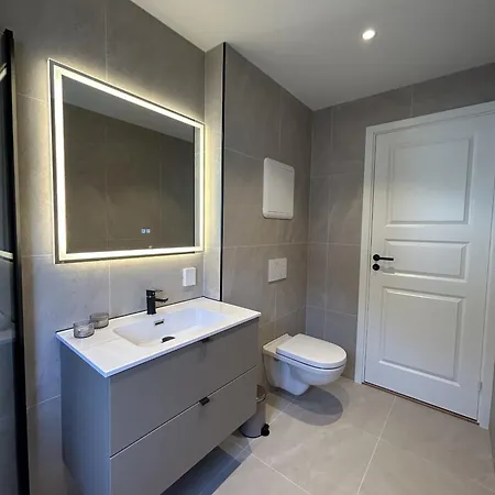 3 Bedroom With Parking Апартаменты